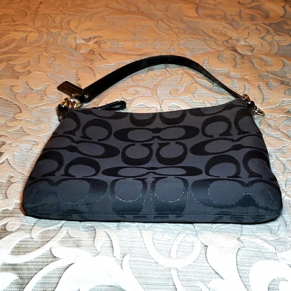 Authentic Coach Signature Jacquard Poppy black shoulder bag - Picture 7 of 17